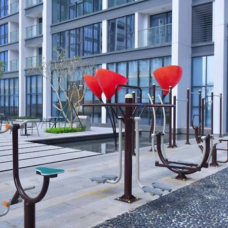 Luxury Apartment In Vinhomes Metropolis Ханой Экстерьер фото