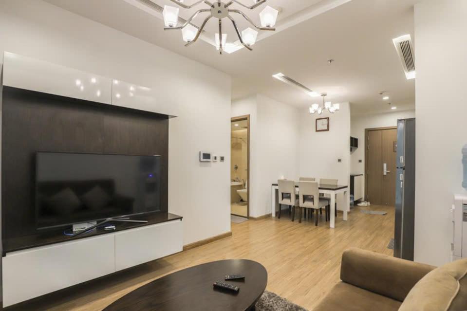 Luxury Apartment In Vinhomes Metropolis Ханой Экстерьер фото