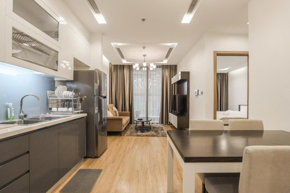Luxury Apartment In Vinhomes Metropolis Ханой Экстерьер фото